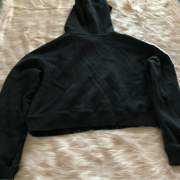 Adidas Originals Cropped Hoodie in Black - Picture 7 of 8
